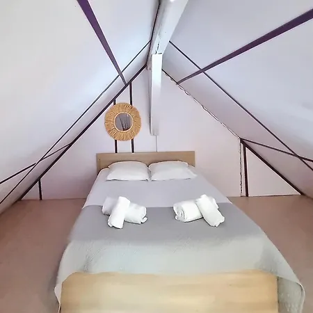 La Belle étape, Avec Piscine Et Appartement